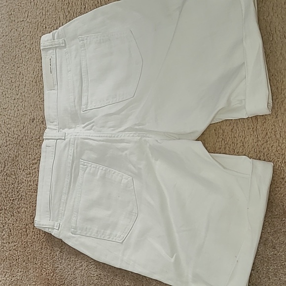 DKNY white short - Picture 4 of 9